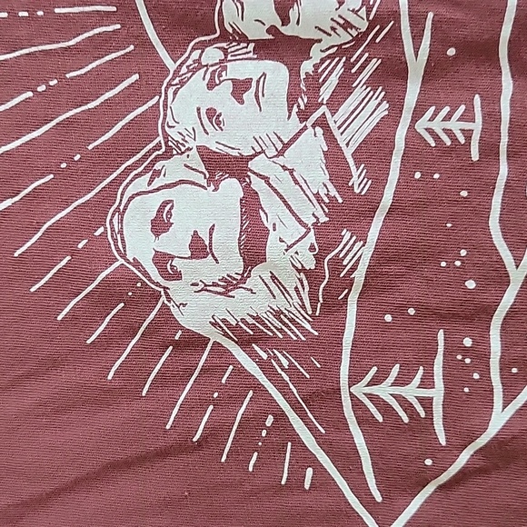 2022 Souvenir Mount Rushmore t-shirt - Picture 3 of 8